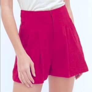 NEW with tags Urban Outfitters linen blend pleated front raspberry shorts sz 4.